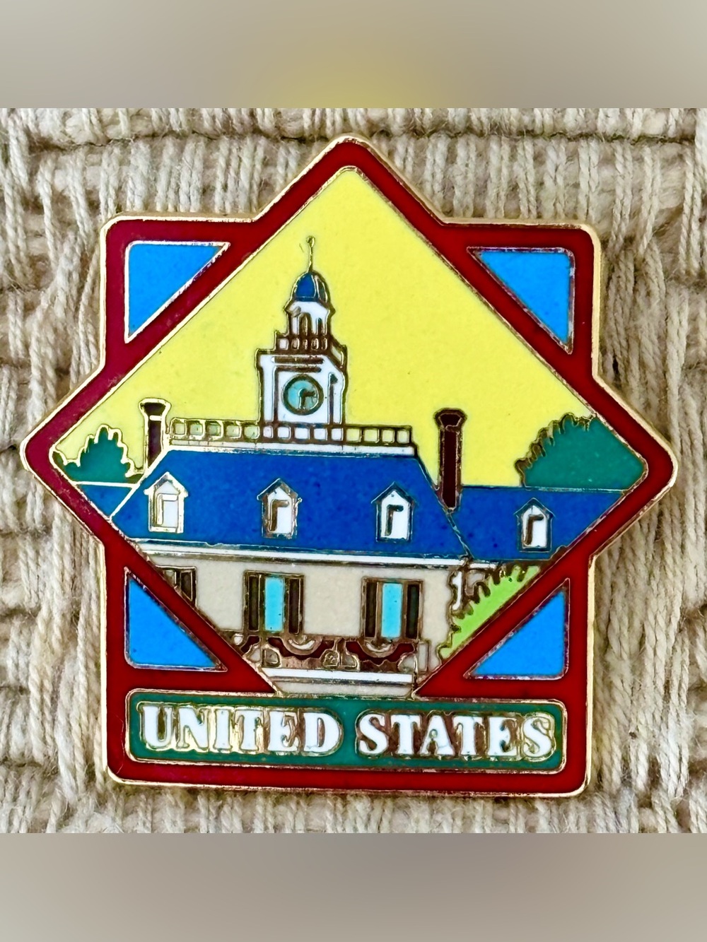 DISNEY 1999 *Rare* WDW Epcot World Showcase USA American Adventure Pavilion Pin